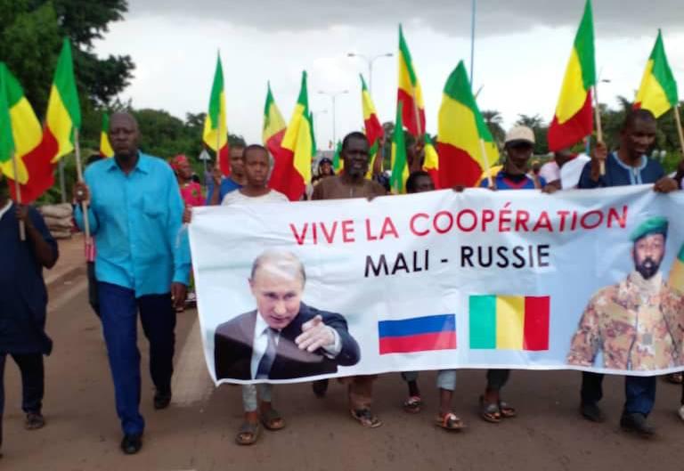 Mali .. « Guetta » interpelle « Poutine » sur le soutien de la Russie à son pays